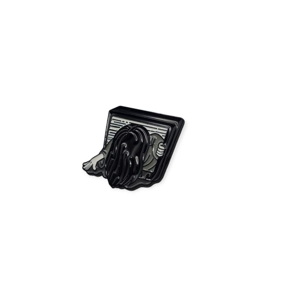 The Ring movie Samara coming out of TV Pin/Brooch - Picture 2 of 9
